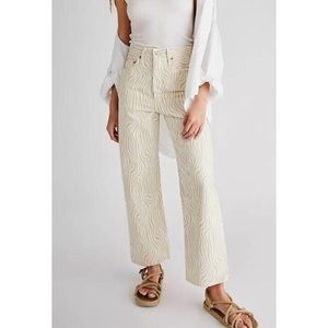 Levi’s Ribcage Straight Wavy Jean